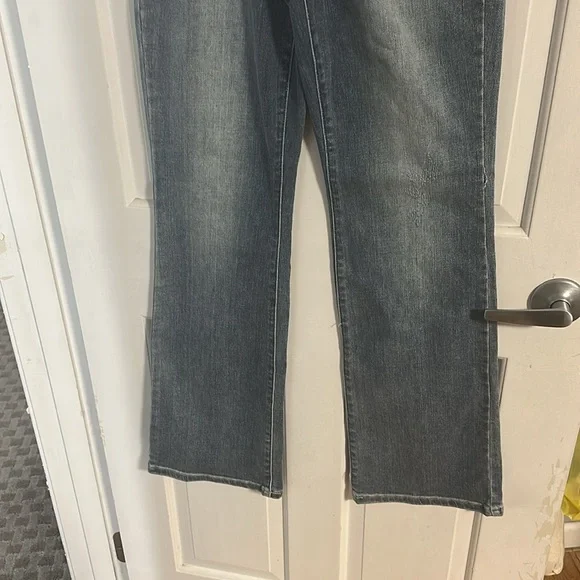 Judy Blue jeans - Picture 2 of 5